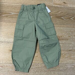 Brand new kids cargo joggers gap size 4-5 xs boys